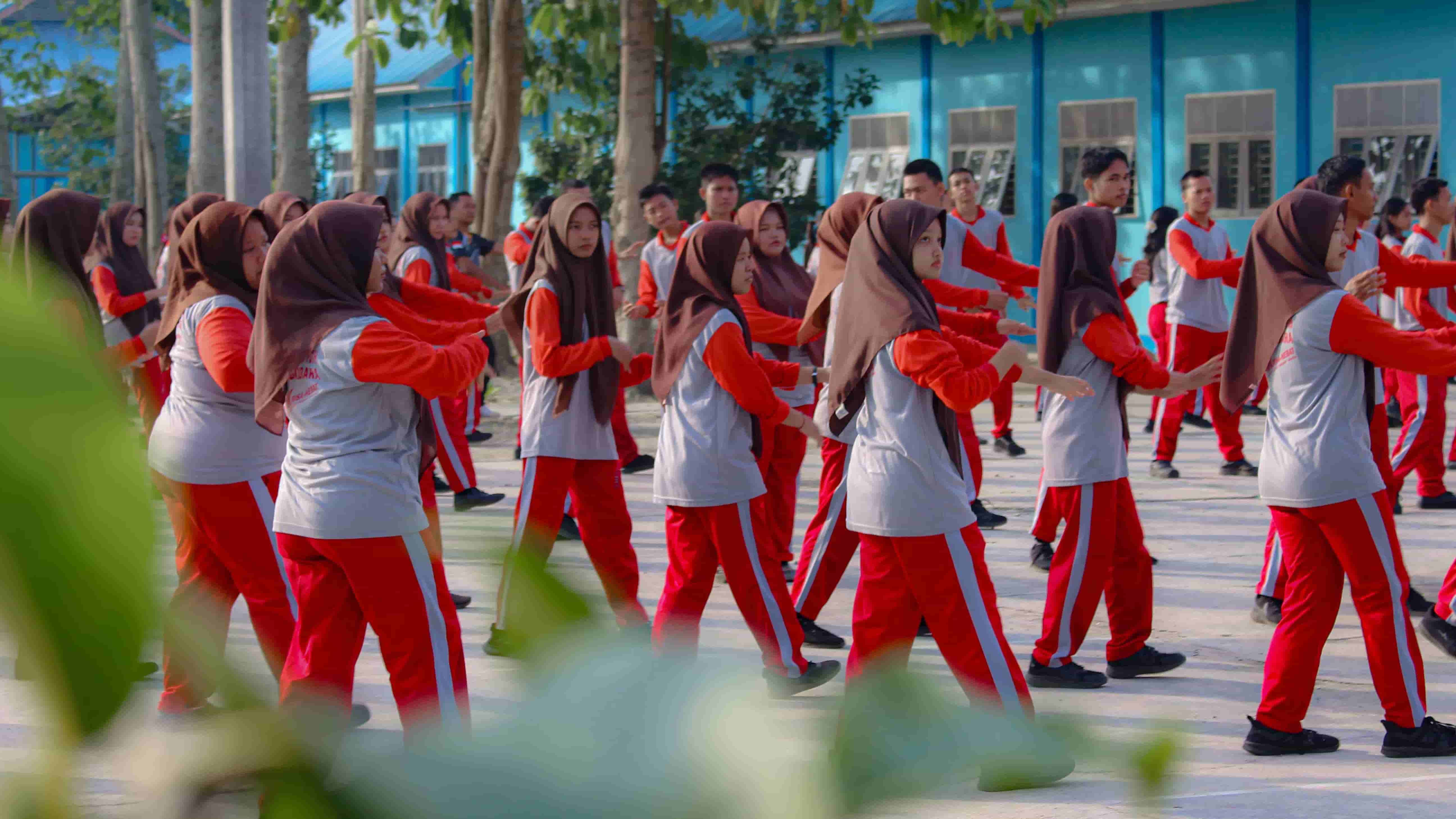 Jum’at Ceria di SMKN 1 Air Putih: Sehatnya Dapat, Bersihnya Dapat, Serunya Juga Nambah!